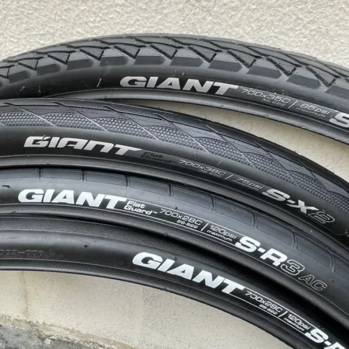 Giant Giant Escape Highway Travel Bike 700cx38/32/28/25 Outer Tire Inner and Outer Tire - Image 3