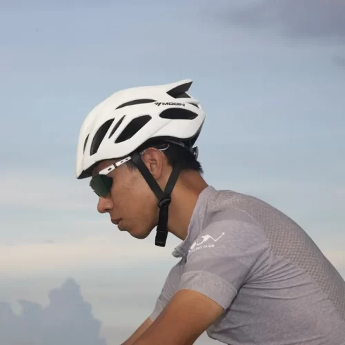 Lightweight & Durable Bicycle Helmet - Image 5